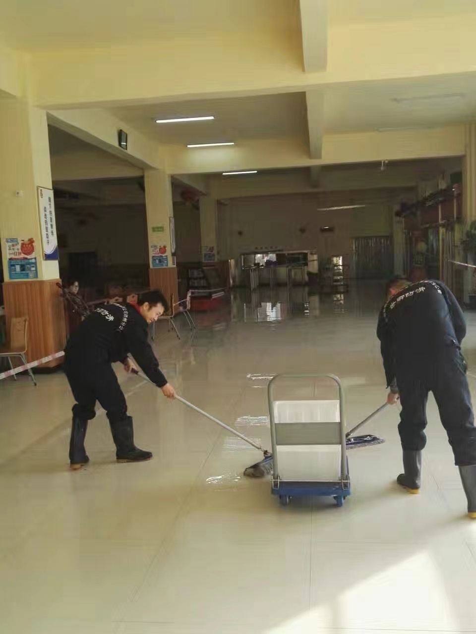 世卿防滑劑鄭州合伙人——朱旭