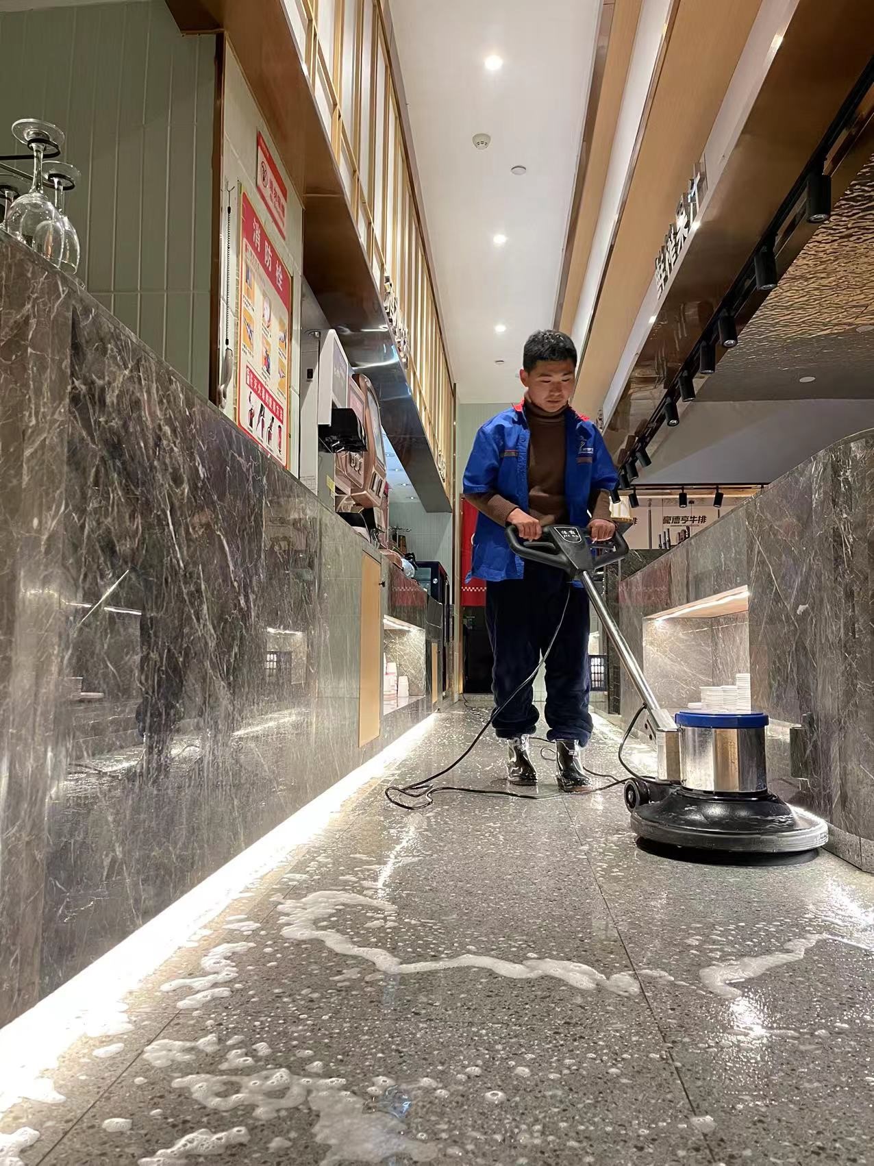 世卿防滑上饒代理商——邵平華