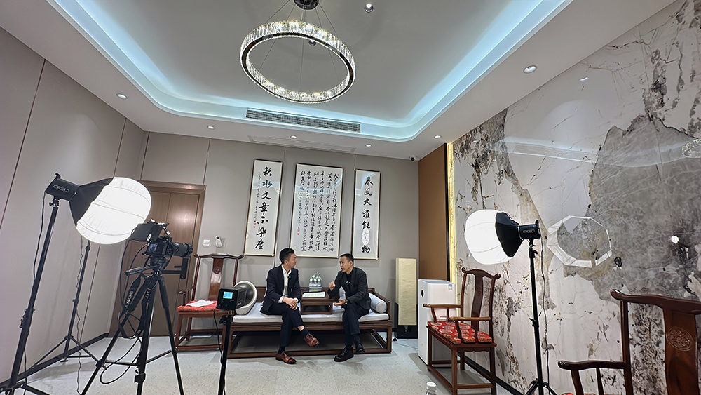 龔衛(wèi)杰采訪圖片